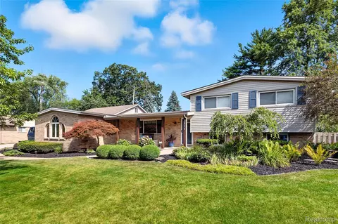 2854 Wiltshire Dr, Bedford, MI 48144