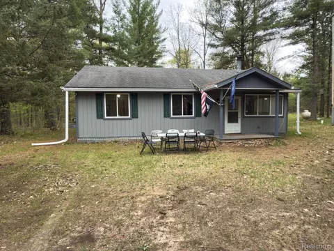 3425 Claroskee Rd, Harrison, MI 48625