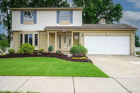 51784 Julies Dr, Chesterfield, MI 48047