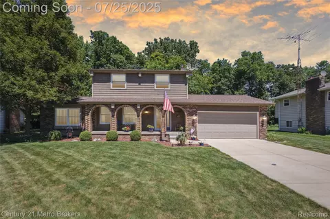 2362 Belle Meade Dr, Davison, MI 48423