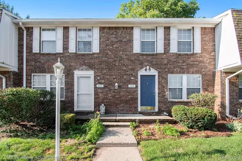 6204 Beechfield Dr, Lansing, MI 48911