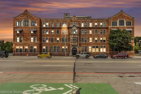 6533 E Jefferson Ave #323, Detroit, MI 48207