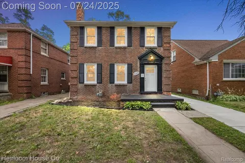 16860 Manor St, Detroit, MI 48221