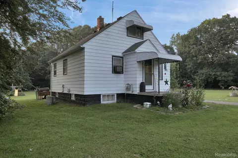 12483 Tuscola Rd, Vienna, MI 48420