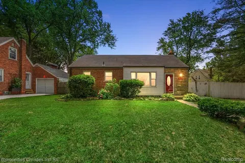 1041 Argyle Ave, Pontiac, MI 48341