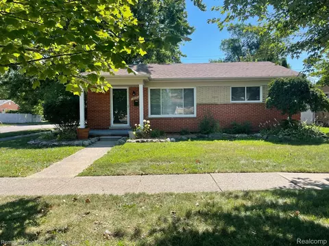 5948 Cambourne Rd, Dearborn Heights, MI 48127