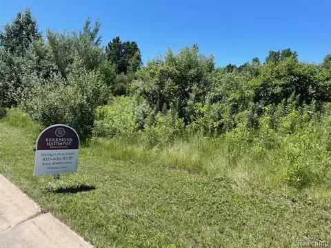 6460 Atlas Lakes Dr, Atlas, MI 48411