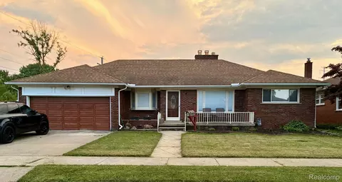 413 Kings Hwy, Lincoln Park, MI 48146