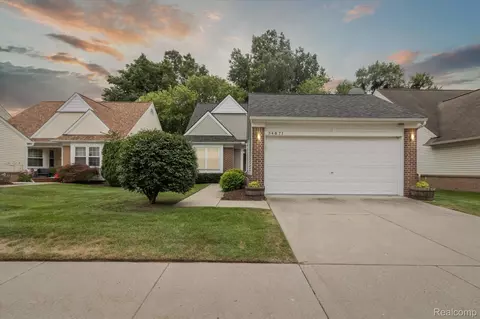 34871 Poplar Ln, Westland, MI 48185