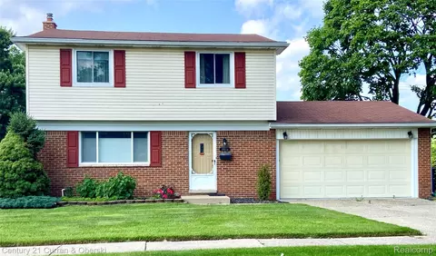 35956 Fernwood St, Westland, MI 48186