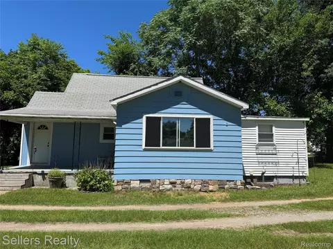 9096 Mckinley Rd, Montrose, MI 48457