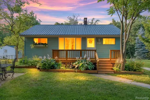 7277 Elmwood Rd, Worth, MI 48450