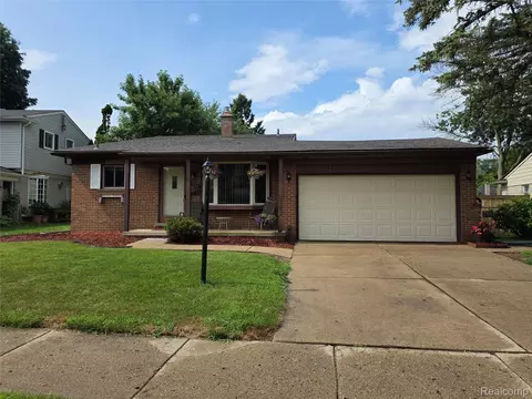 40804 Ivywood Ln, Plymouth, MI 48170