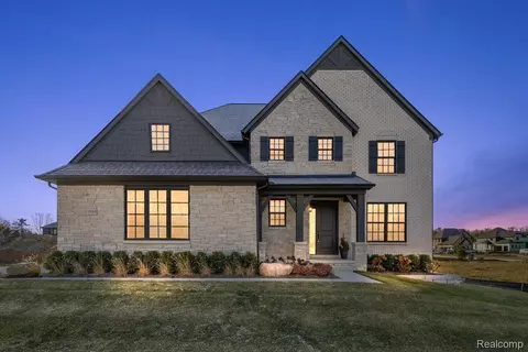 11888 Ovation Ct, Shelby Township, MI 48315