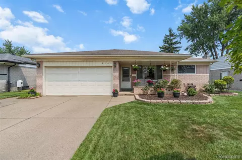 4145 Augustine Dr, Sterling Heights, MI 48310