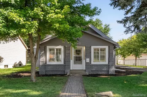 30808 Sheridan St, Garden City, MI 48135