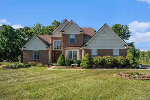 38060 Clydesdale Dr, Romulus, MI 48174