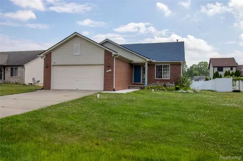 2279 Pear Tree Dr, Burton, MI 48519