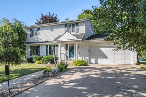 330 Holland Rd, Flushing, MI 48433