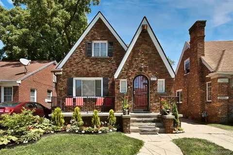 18700 San Juan Dr, Detroit, MI 48221