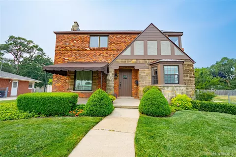 2977 Military St, Port Huron, MI 48060