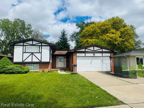 36446 Waltham Dr, Sterling Heights, MI 48310