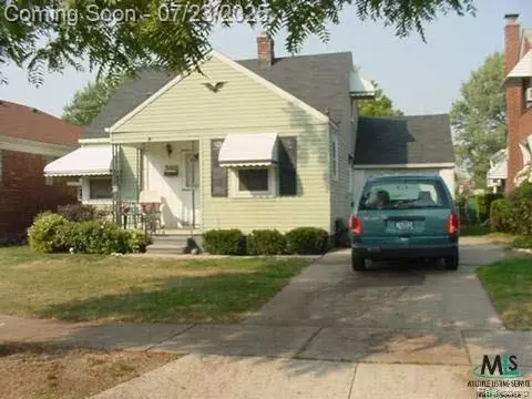 21625 Trombly St, Saint Clair Shores, MI 48080