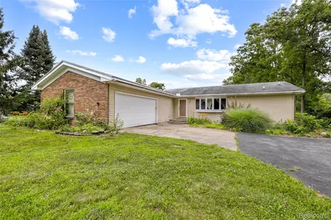 7109 Maple Dale Rd, Jackson, MI 49201