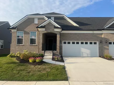 16297 Conifer Ln, Clinton Township, MI 48038