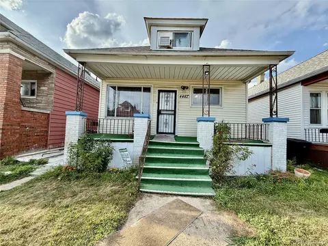 4487 Fredro St, Hamtramck, MI 48212
