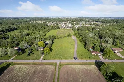 22701 Beech Daly Rd, Brownstown, MI 48134