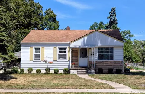 439 Lincoln Ave, Clawson, MI 48017