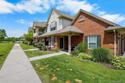 21595 Majestic Dr, Brownstown, MI 48183