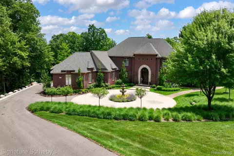 5001 Forest Vly, Independence, MI 48348