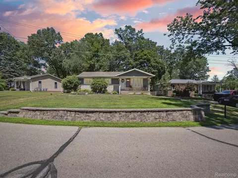 1480 Tellico St, Wolverine Lake, MI 48390
