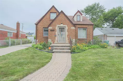 22757 Rausch Ave, Eastpointe, MI 48021