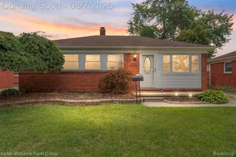 29401 Tamarack Dr, Flat Rock, MI 48134