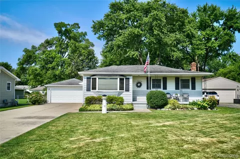 2436 Cherylann Dr, Burton, MI 48519