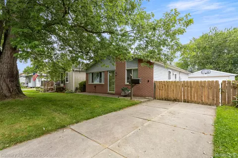 4924 Hazel St, Dearborn Heights, MI 48125