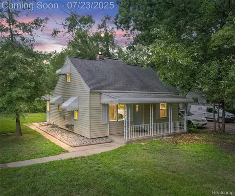 5907 N Harvey St, Westland, MI 48185