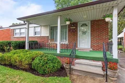 6651 Cardwell St, Garden City, MI 48135