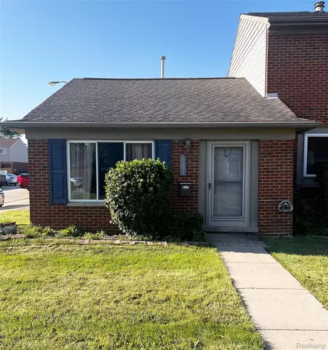 25653 Salem #99, Roseville, MI 48066
