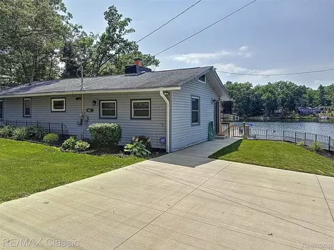 2455 Surrey St, Harrison, MI 48625