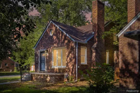 17420 Edinborough Rd, Detroit, MI 48219