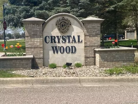 60 Emeraldwood Trl, Flint, MI 48433