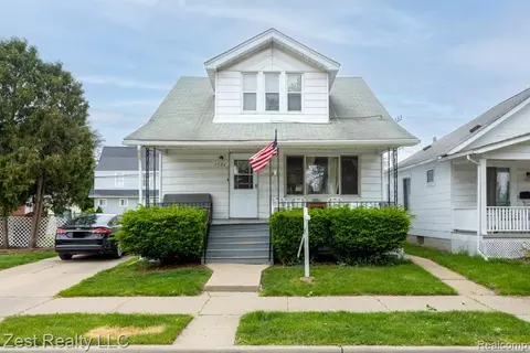 1524 Fort Park Blvd, Lincoln Park, MI 48146