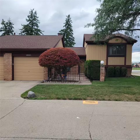 11899 W Caradonna St #20, Warren, MI 48093