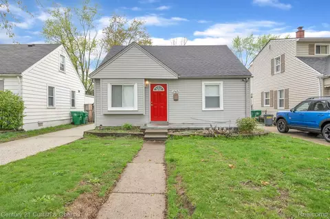29870 Elmwood St, Garden City, MI 48135