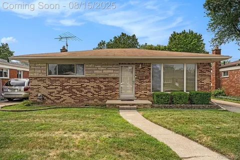 8277 Gary Ave, Westland, MI 48185