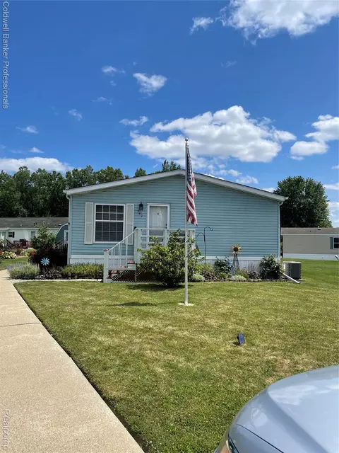 367 Pear Tree Ln, Otisville, MI 48463